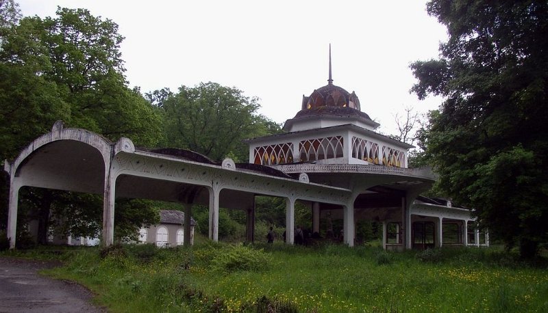 2008 05 Alvignac, les Thermes 03